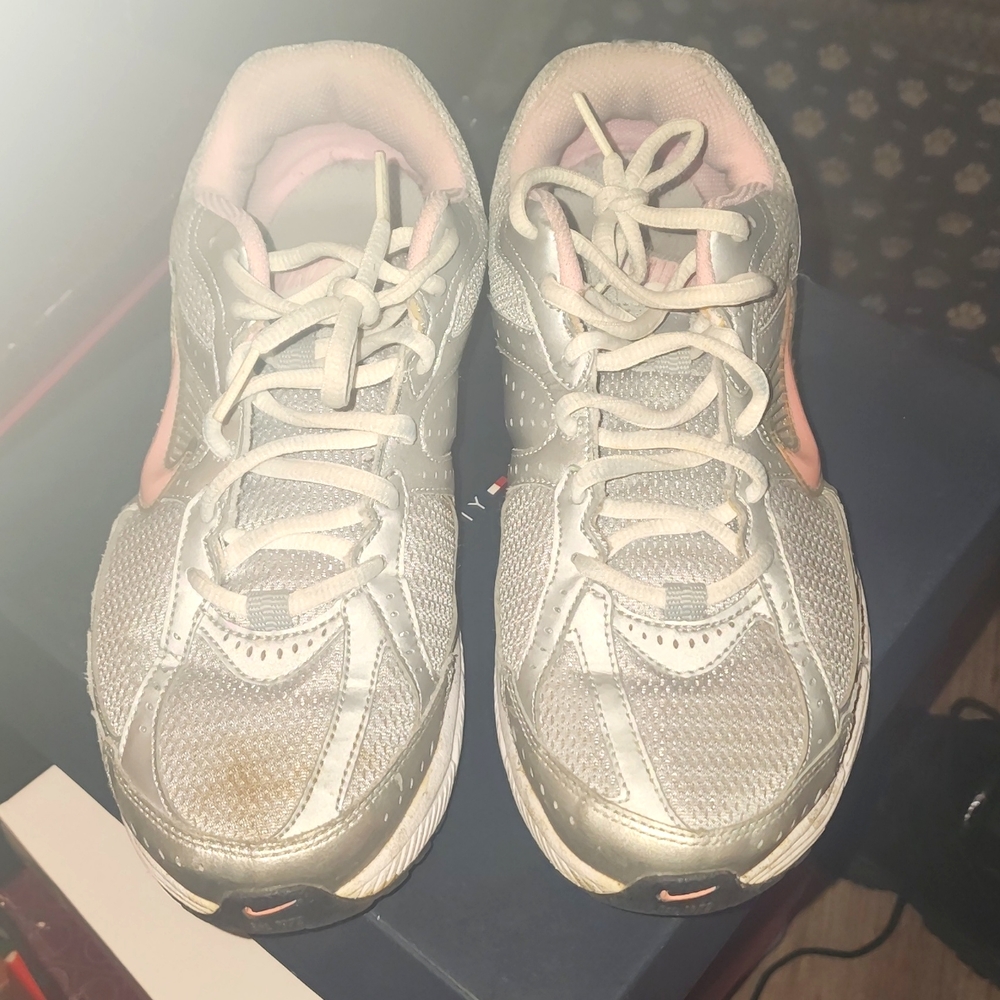 Lady's Nike, 10, Pink/Silver